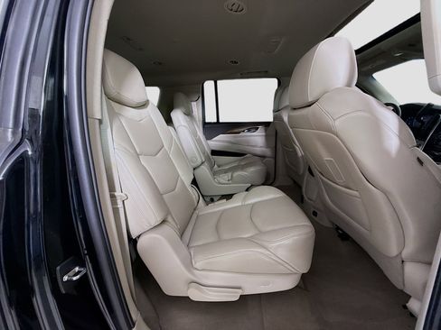 Used 2019 Cadillac Escalade ESV Luxury image 26