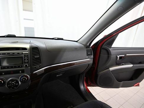 Used 2010 Hyundai Santa Fe SE image 24