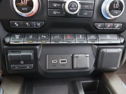 Used 2020 GMC Sierra 2500 Denali w/ Denali Ultimate Package AWD/4WD image 22