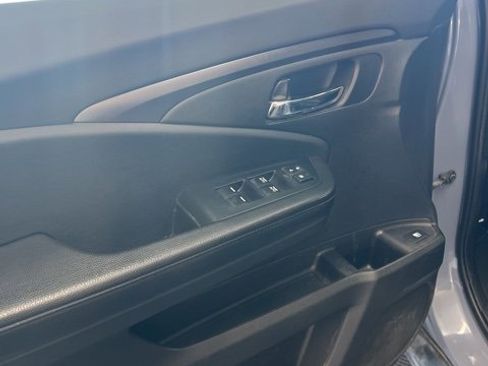 Used 2022 Honda Pilot Sport image 11