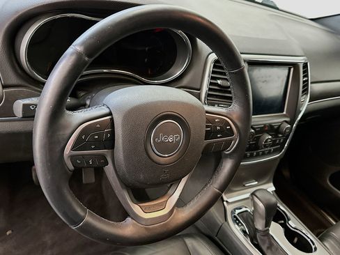 Used 2018 Jeep Grand Cherokee Limited image 18