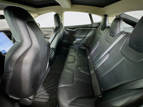 Used 2016 Tesla Model S 70 image 25