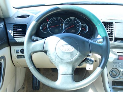 Used 2007 Subaru Outback 2.5i image 8