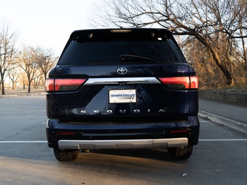 Used 2023 Toyota Sequoia Limited image 8