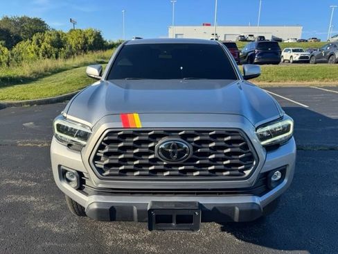 Used 2021 Toyota Tacoma TRD Off-Road w/ Technology Package AWD/4WD image 8