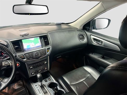 Used 2019 Nissan Pathfinder SL image 23