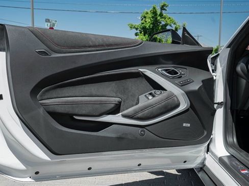 Used 2021 Chevrolet Camaro ZL1 RWD image 22