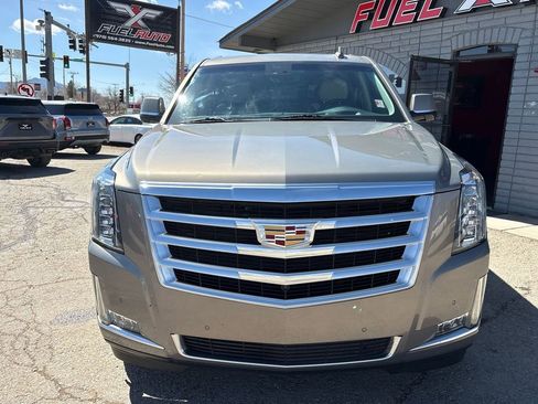 Used 2018 Cadillac Escalade Luxury image 9