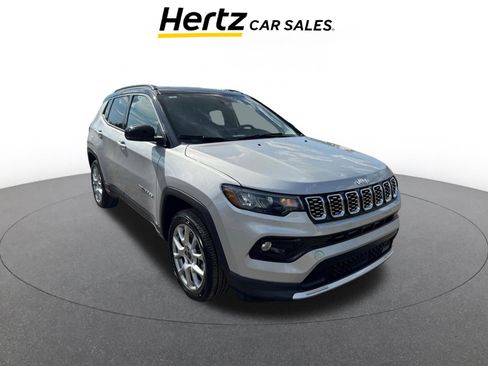 Used 2025 Jeep Compass Limited image 1
