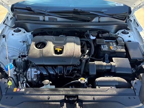 Used 2023 Kia Forte LXS image 27