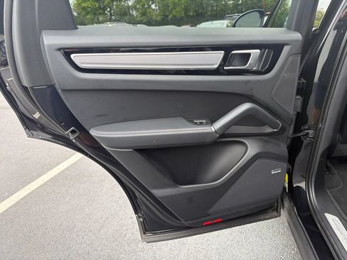 Used 2022 Porsche Cayenne S AWD/4WD image 20