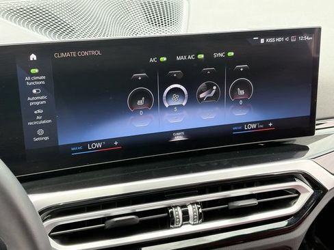 Used 2024 BMW 330i Sedan w/ Premium Package RWD image 29
