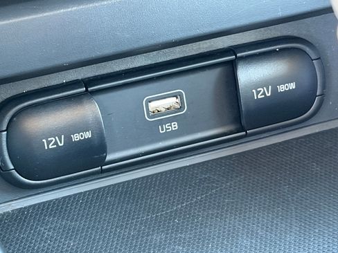 Certified 2025 Kia Soul LX image 25