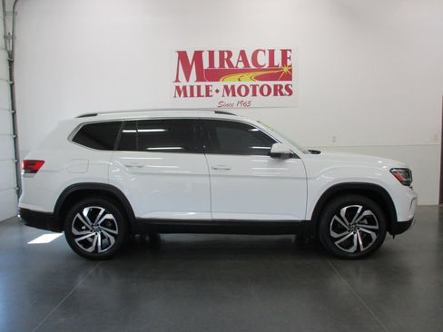 Used 2021 Volkswagen Atlas SEL Premium image 6