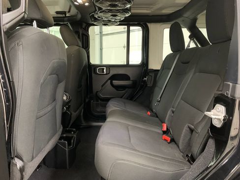 Used 2022 Jeep Wrangler Unlimited Sport AWD/4WD image 19