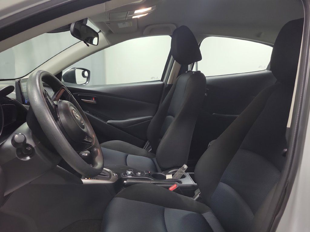 Used 2019 Toyota Yaris L FWD image 15