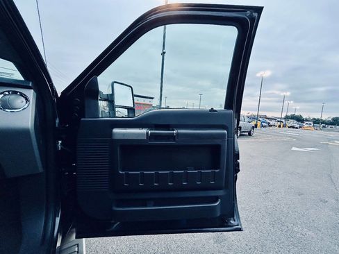 Used 2014 Ford F250 Lariat w/ Chrome Package image 35