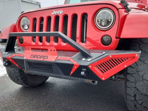 Used 2012 Jeep Wrangler Unlimited Sahara image 45