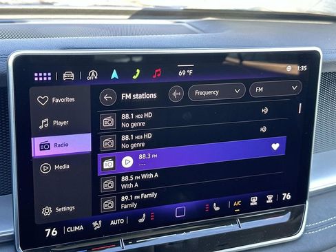 New 2025 Volkswagen Tiguan SE image 25