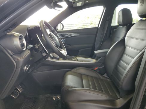 Used 2025 Alfa Romeo Tonale w/ Premium Package AWD/4WD image 18