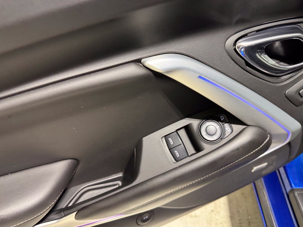 Used 2017 Chevrolet Camaro SS RWD image 11