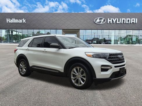 Used 2022 Ford Explorer XLT w/ Equipment Group 202A RWD image 1