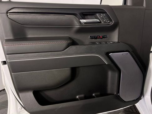 Used 2025 GMC Sierra 1500 AT4X image 24