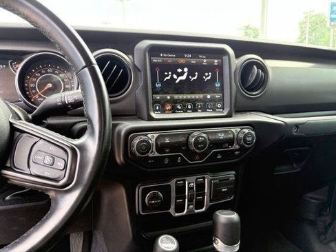 Used 2022 Jeep Gladiator Sport AWD/4WD image 10