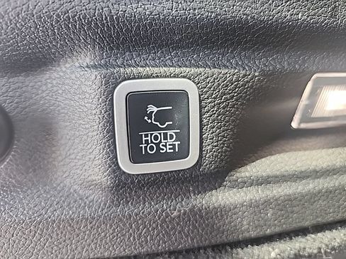 Used 2025 Jeep Grand Cherokee L Summit AWD/4WD image 31