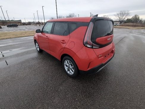 Used 2025 Kia Soul LX w/ LX Technology Package image 5