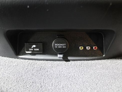 Used 2017 Nissan Armada Platinum image 29