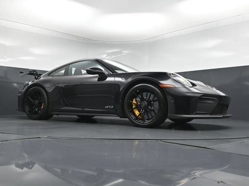 Certified 2026 Porsche 911 GT3 w/ Chrono Package RWD image 31