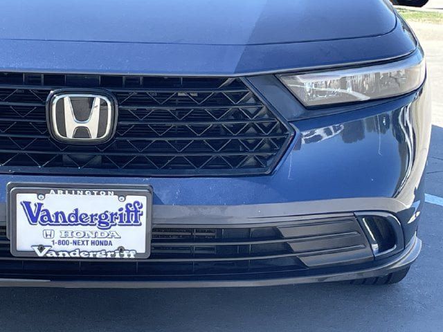 Used 2023 Honda Accord EX image 7