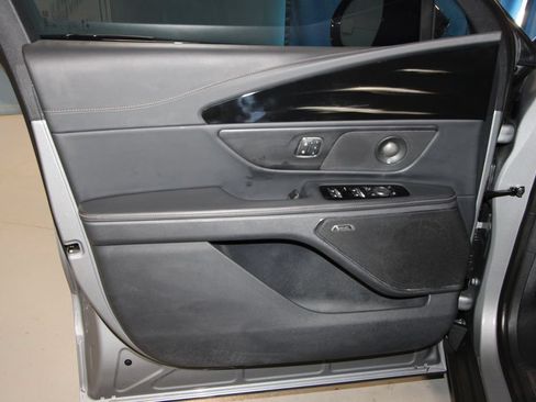 Used 2024 Lincoln Nautilus Premier w/ Equipment Group 102A AWD/4WD image 5