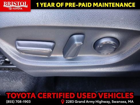 Certified 2024 Toyota Corolla Cross XLE image 19