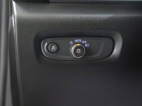 Used 2023 Chevrolet Traverse RS image 44