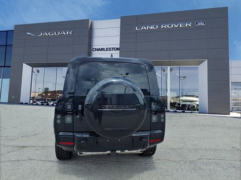 New 2026 Land Rover Defender 130 X-Dynamic SE AWD/4WD image 4