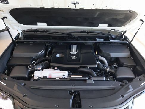 New 2026 Lexus LX 600 4WD w/ Luxury Package image 10