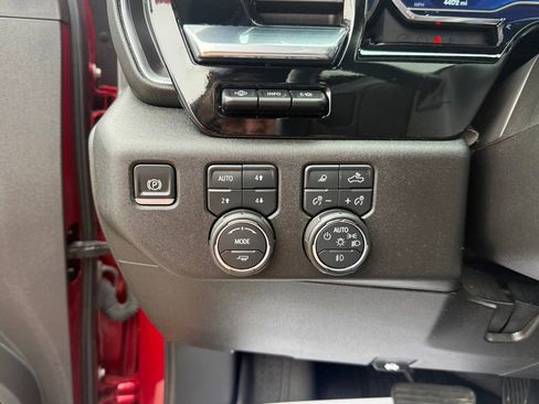 Used 2025 Chevrolet Silverado 3500 High Country w/ High Country Premium Package AWD/4WD image 27