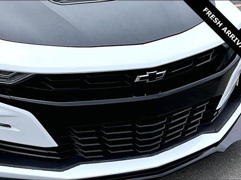 Used 2022 Chevrolet Camaro LT RWD image 29