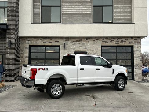 Used 2017 Ford F250 XLT w/ XLT Value Package image 3