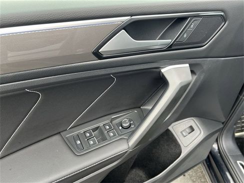 Used 2024 Volkswagen Tiguan SE R-Line image 15