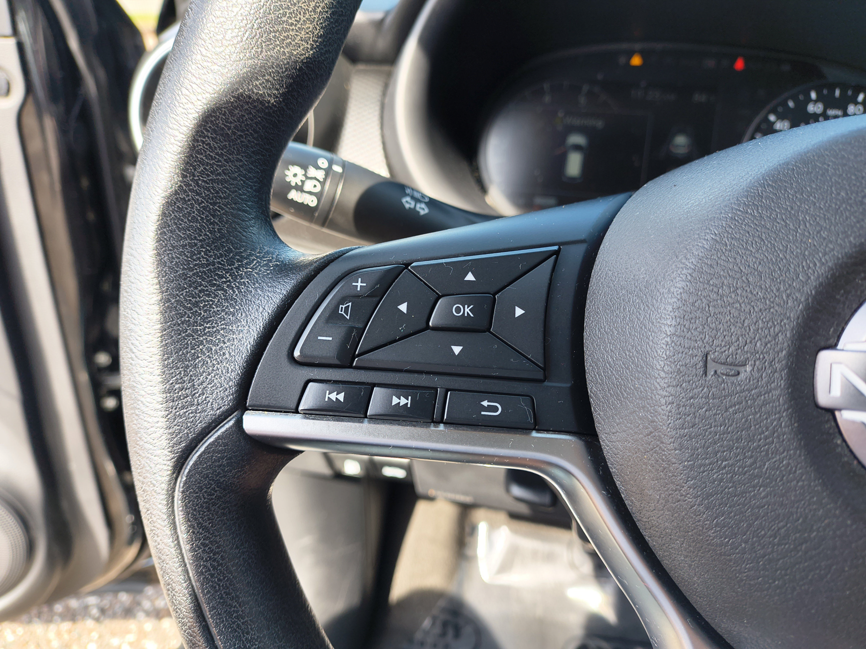 Certified 2023 Nissan Kicks SV FWD image 30