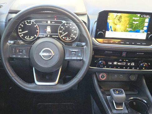 Used 2022 Nissan Rogue SL w/ SL Premium Package image 25