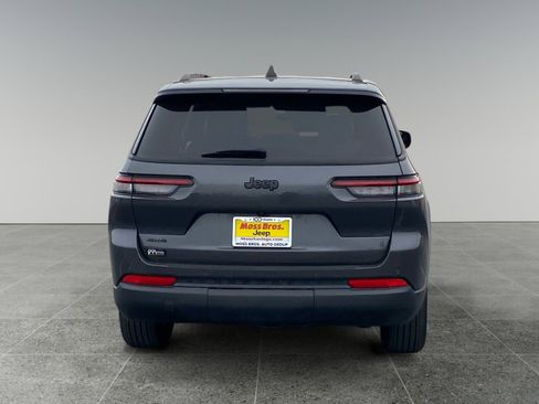 Used 2024 Jeep Grand Cherokee L Laredo image 4