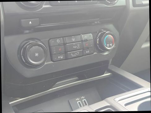 Used 2016 Ford F150 XLT w/ Equipment Group 302A Luxury image 27