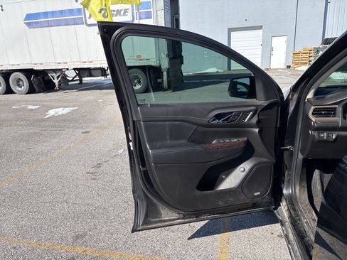 Used 2020 GMC Acadia Denali w/ Trailering Package image 30