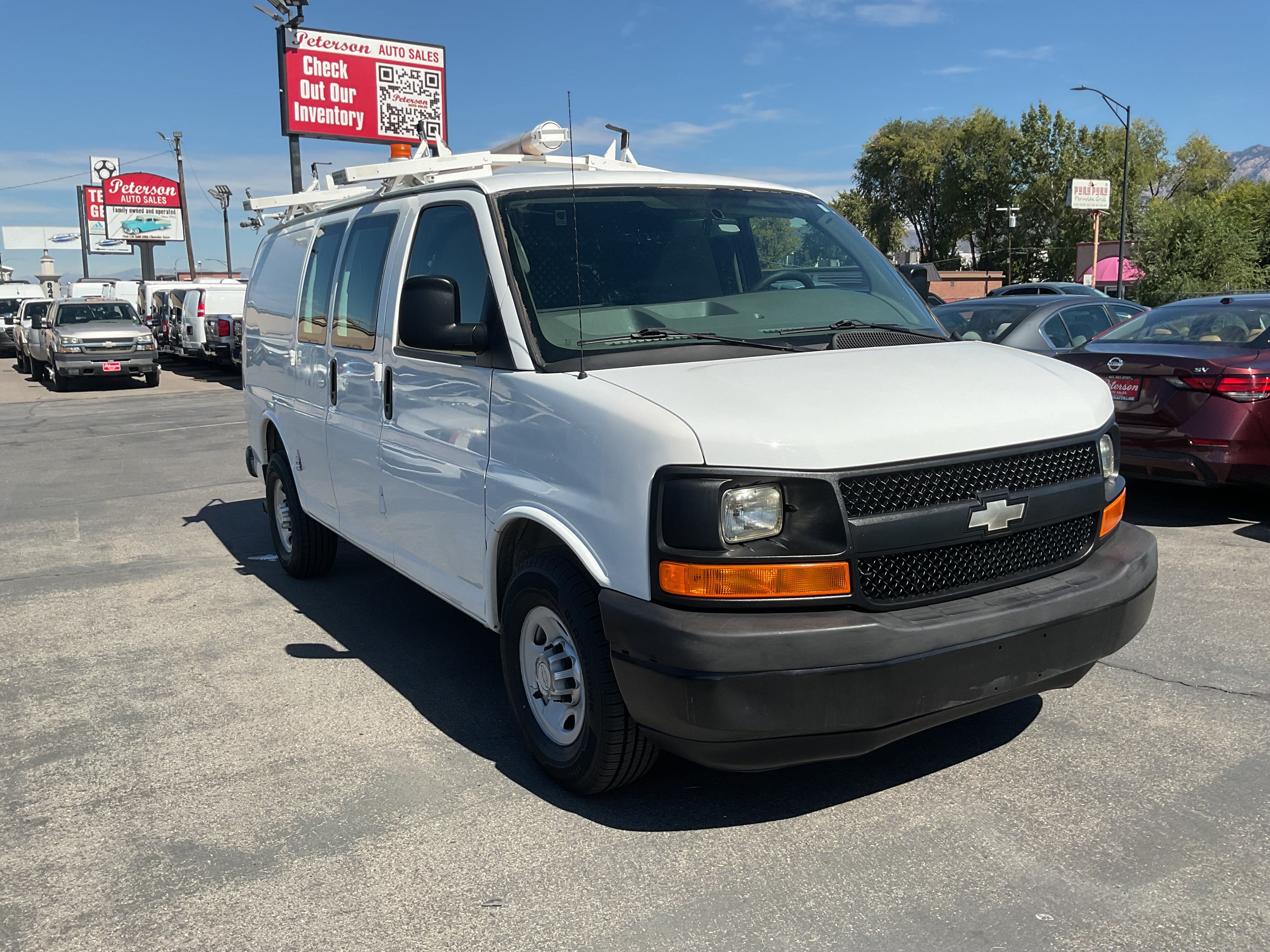 Used 2013 Chevrolet Express 2500 RWD image 2