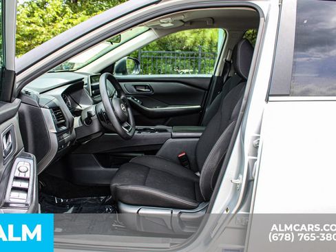 Used 2024 Nissan Rogue S FWD image 16