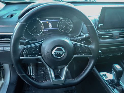 Used 2021 Nissan Altima 2.5 SR image 18